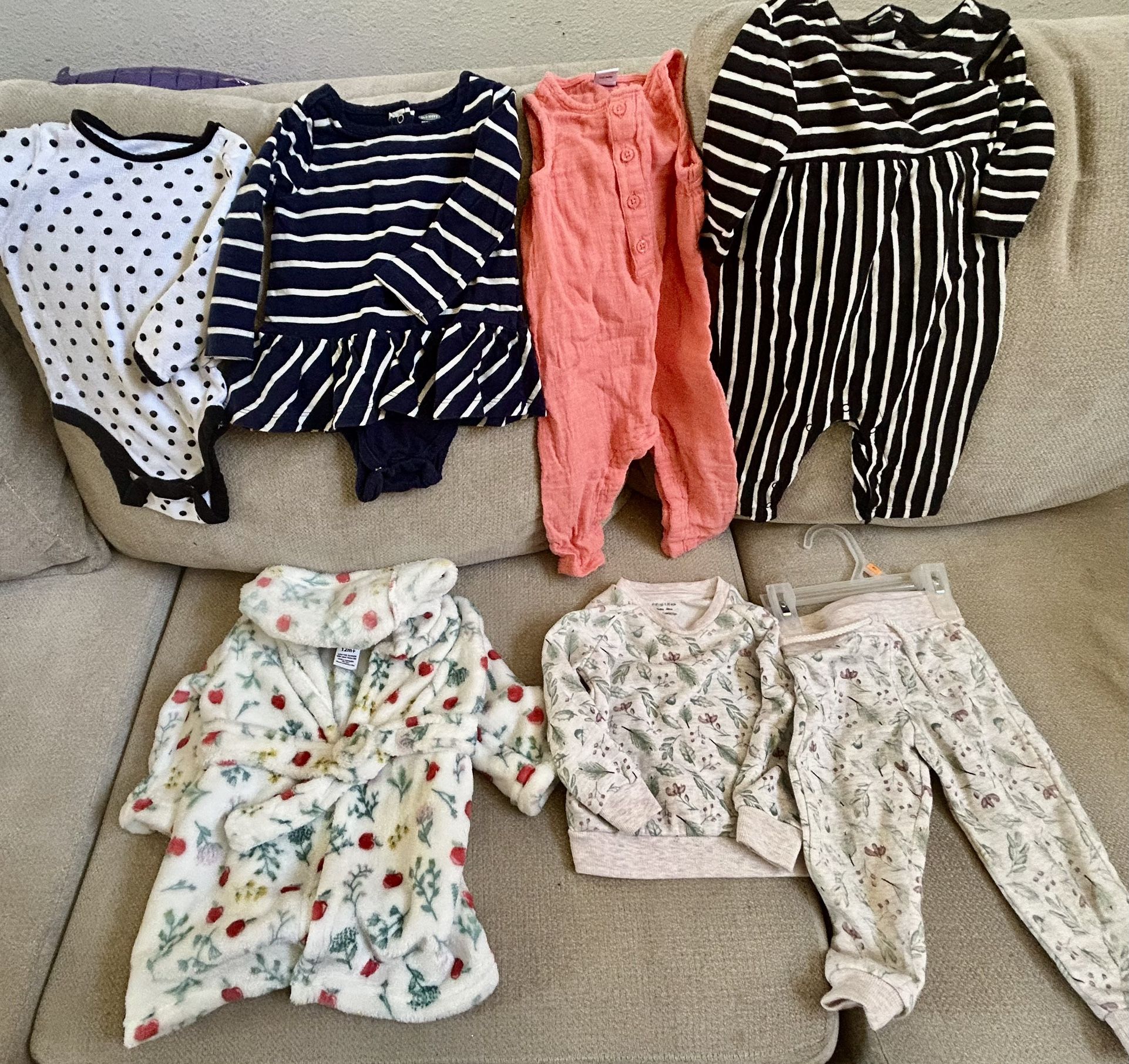 🧸Girls 6/9 Clothing, Brand New Robe 12mos