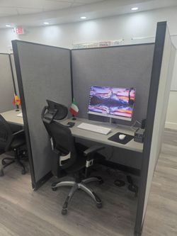 PROFESSIONAL POWERED CUBICLES MUST SELL
