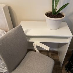 Desk And Chair 30x15x30 (desk)