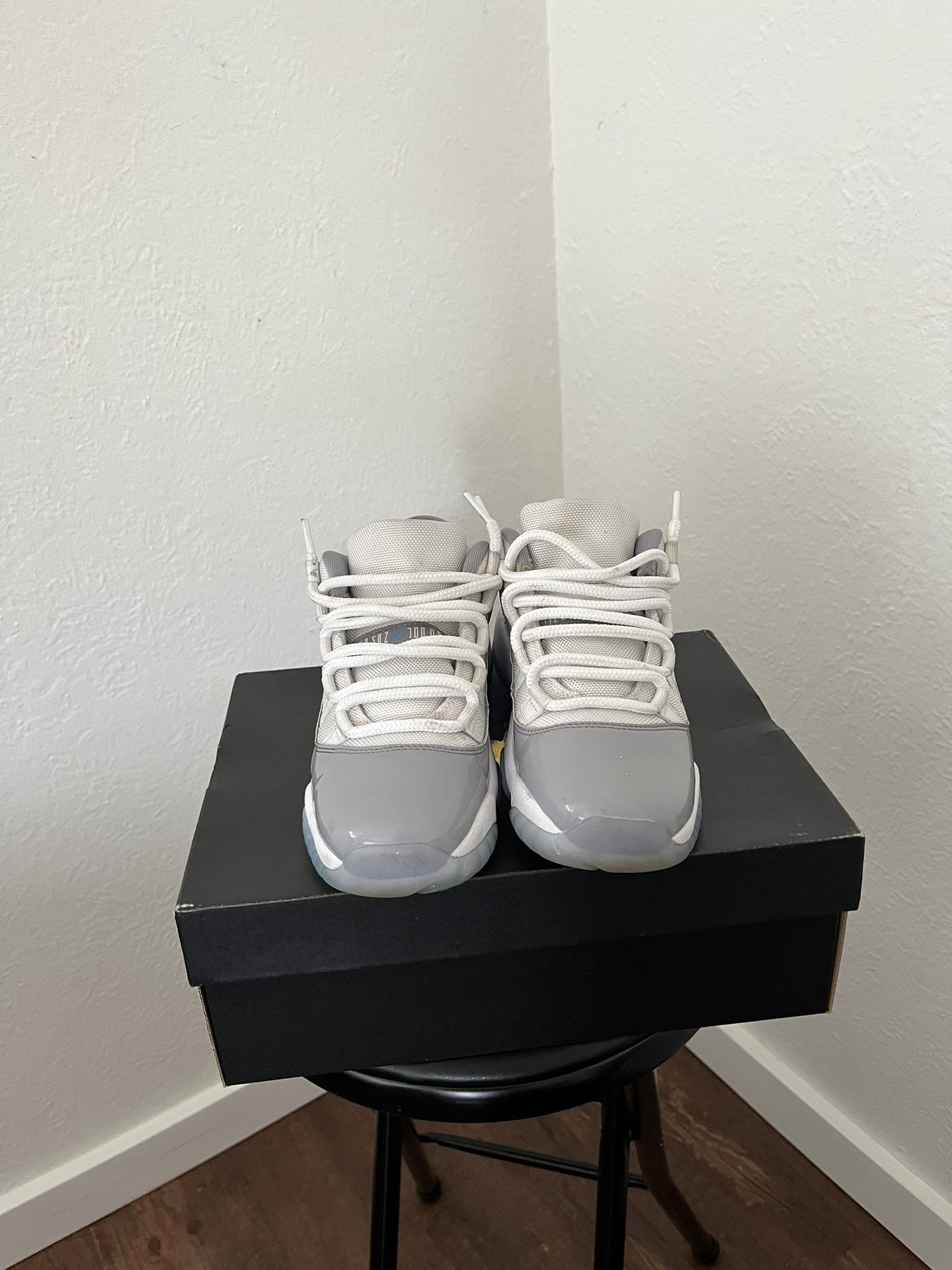 Jordan 11 Cement Grey Size 6Y
