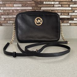 MICHAEL KORS BLACK PEBBLED LEATHER CROSSBODY10x7x2