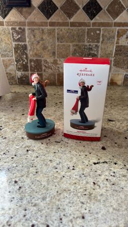 Hallmark Christmas Vacation  Clark Griswold  2014 Squirrel! Ornament  