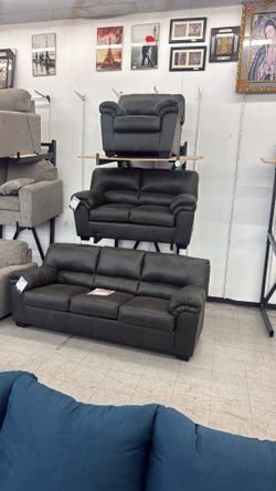 Free Delivery Sofa Loveseat Chair Set Easy To Clean Was $1,600 Now $950 Free Delivery Financing Available 