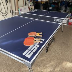 ESPN Table Tennis Table With Net And Paddles 