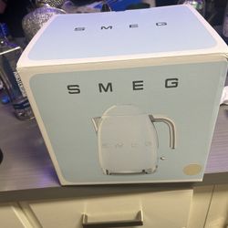 Smeg Electric Tea Kettle