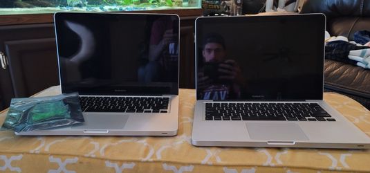 2x Mac Book Pro