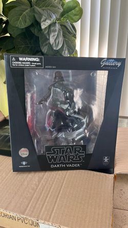 Star Wars Darth Vader Gallery Series PVC Diorama Disney Diamond Select