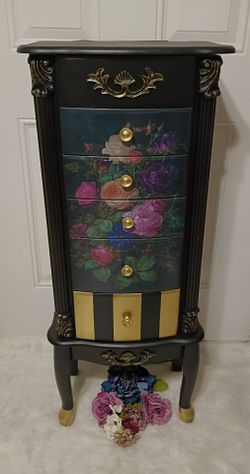 Jewelry armoire (1604 & marbach)