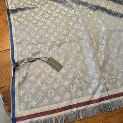Louis Vuitton Ladies Scarf-Wool
