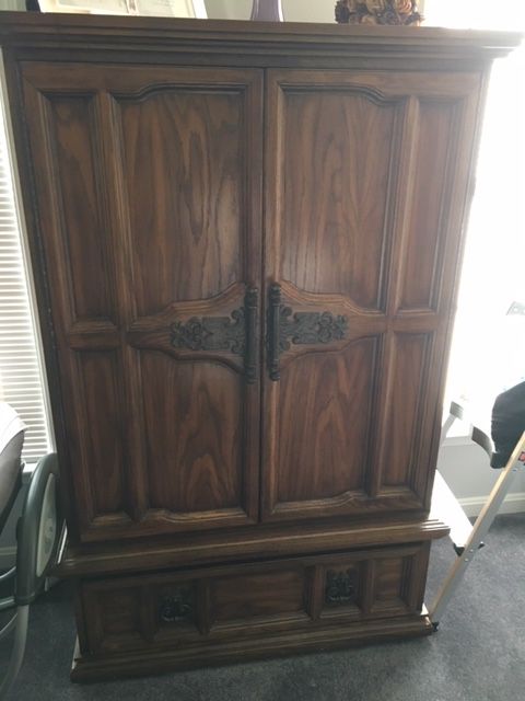 Antique 4 piece Bedroom Set - give me an offer