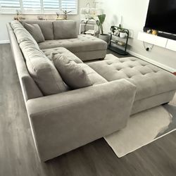 Thomasville Sectional Couch w/Otttoman