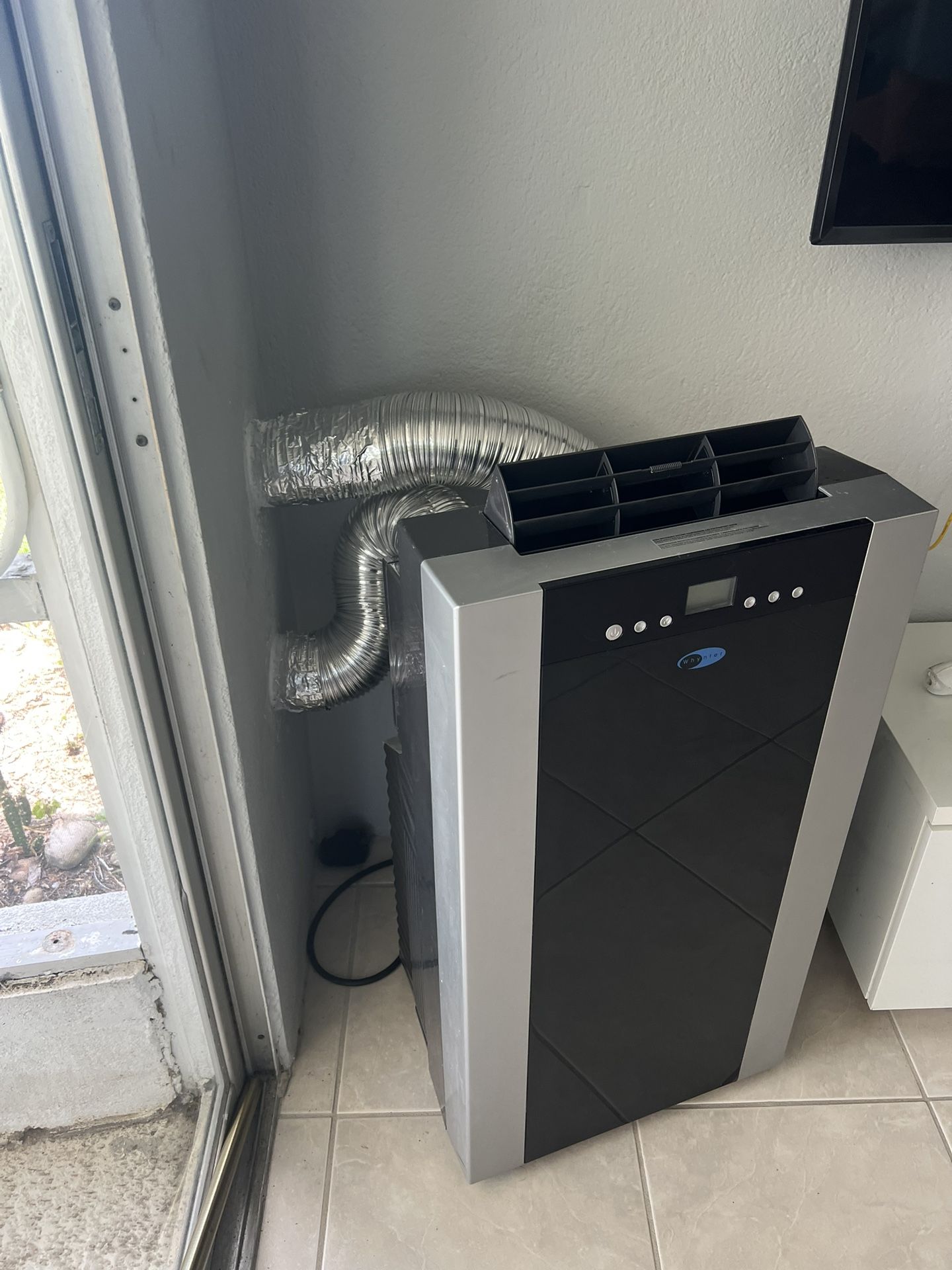 portable air conditioner in perfect condition