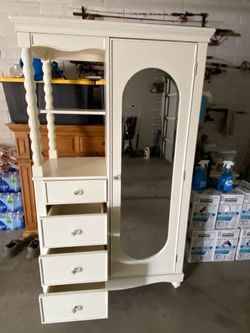 Kids closet