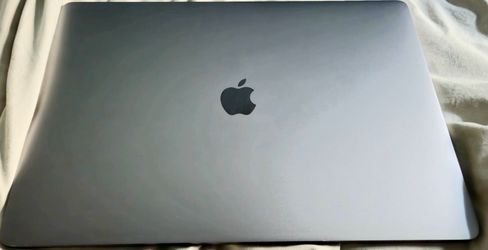 2019 MacBook Pro 16 inch with touchbar