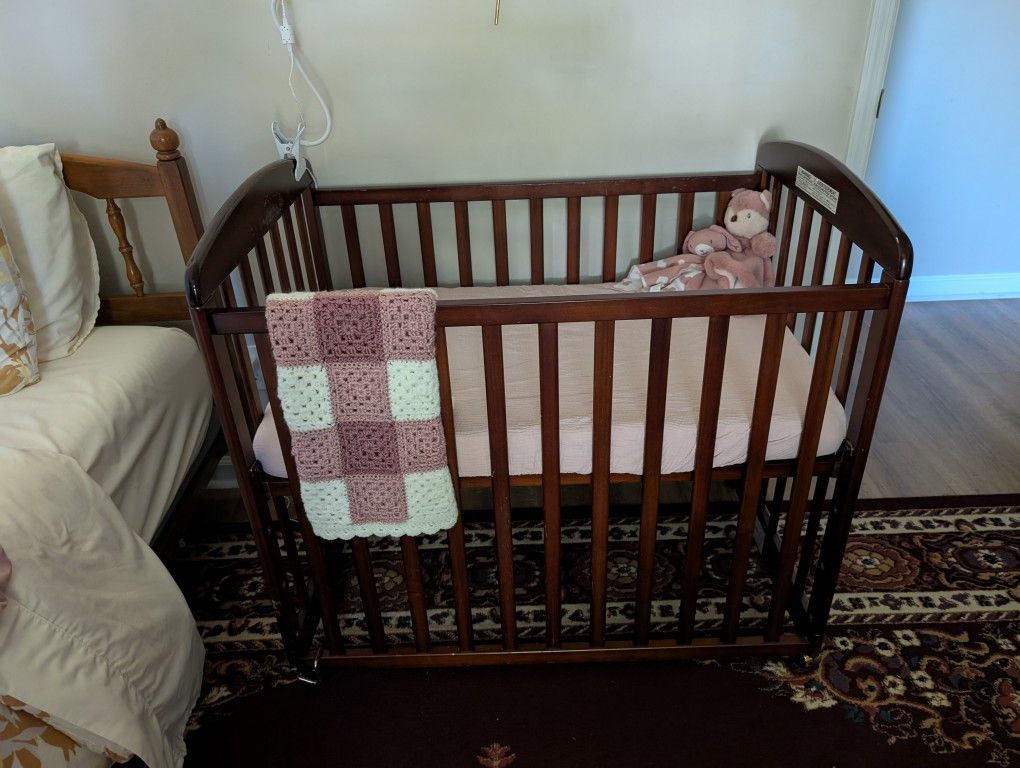 Mini Crib