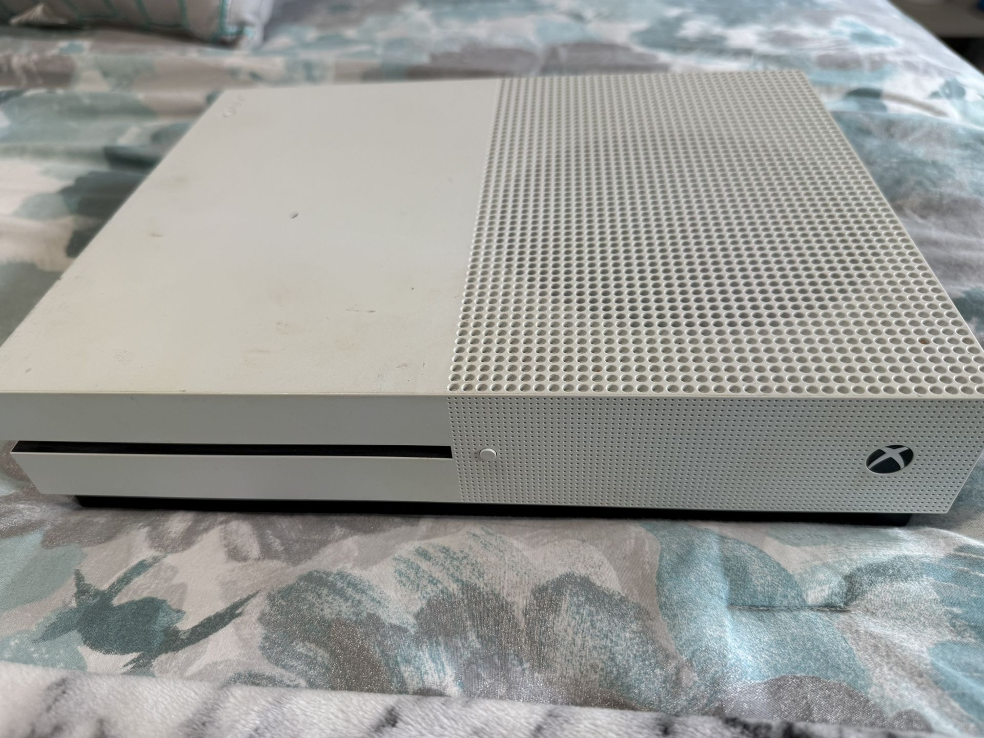 Xbox One S