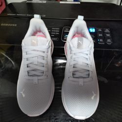 Puma Anzarun Lite Running Shoes } Size 8