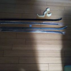  Front Windshield   and Rear Window Molding Kit