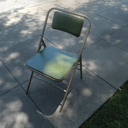 antique Samsonite folding chairs