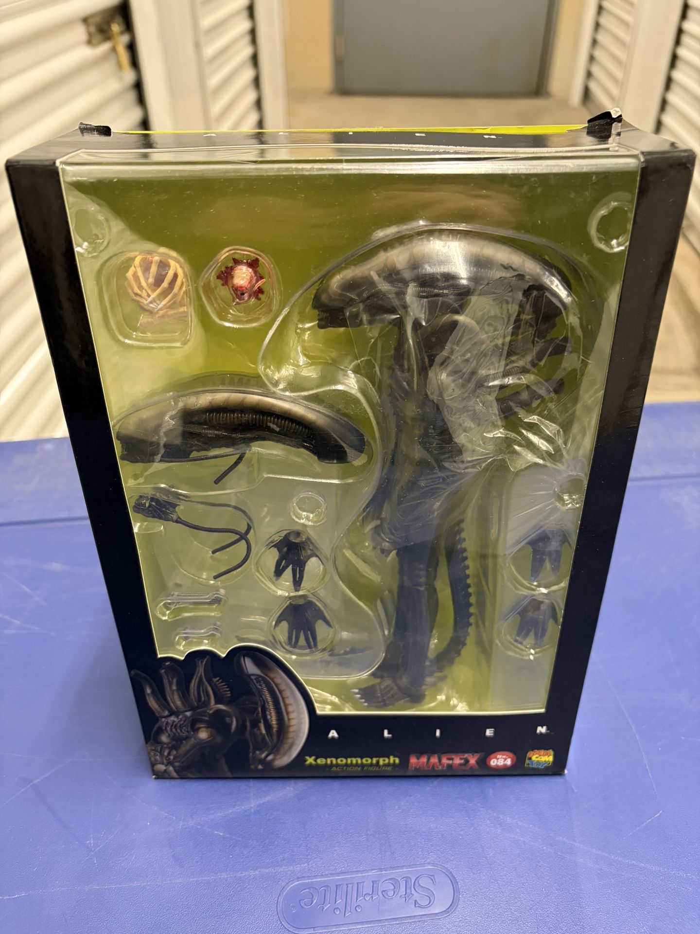 Mafex Alien Figuarts Big Chap Neca