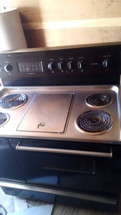 Electric Frigidaire Stove With Double Oven for Sale in Valencia, PA -  OfferUp