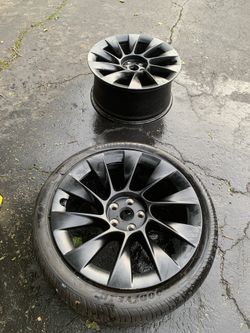 Tesla Model Y Turbine Rims & Tire 255/40/R20