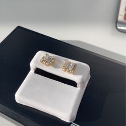 10K diamond Earrings / 10 KT Gold Earring / 10KT Real Diamonds 