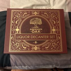 aberdeen oak liquor decanter set