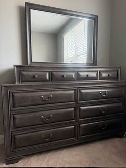 Queen Bed Room Set