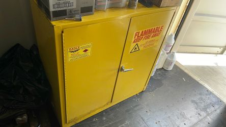 Eagle safety storage cabinet