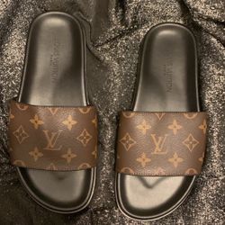 Louis Vuitton  Size39 $150 