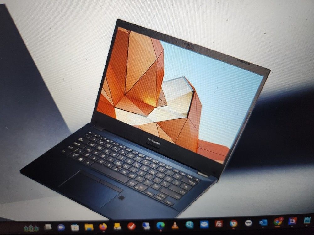 ASUS ExpertBook Laptop Model P2451FA-XS74, i7 10510U Processor,16GB RAM,Windows 11 Pro,512GB Hard Drive,