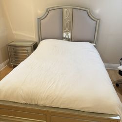 Bedroom + chest + Night Stand 