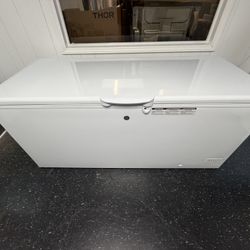 GE 22 Cu Ft Freezer 