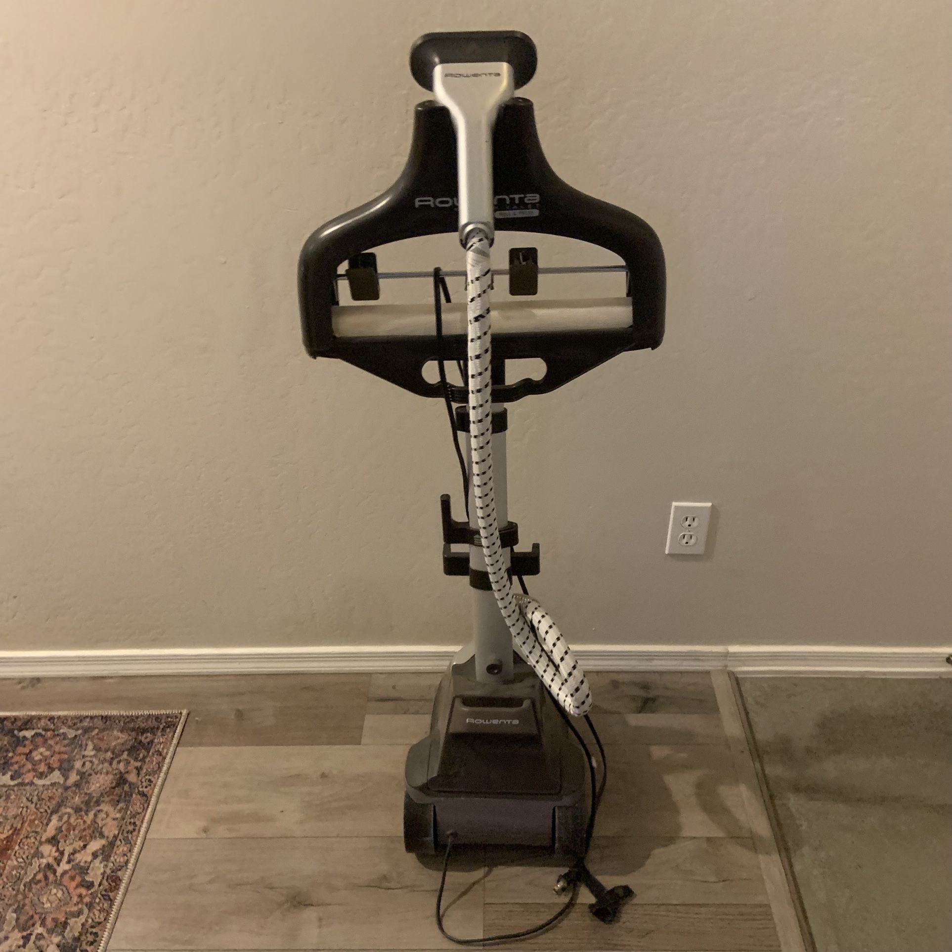 Rowenta Steamer Rowenta Master Valet Steamer Rowenta Master Valet IS6300 Roll & Press Stand-Up Vertical Garment Steamer 1550W Handheld