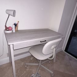 Desk With Chair And Desk Light