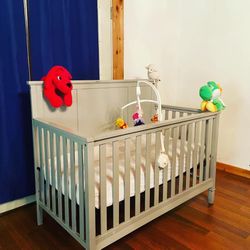 Crib + mattress