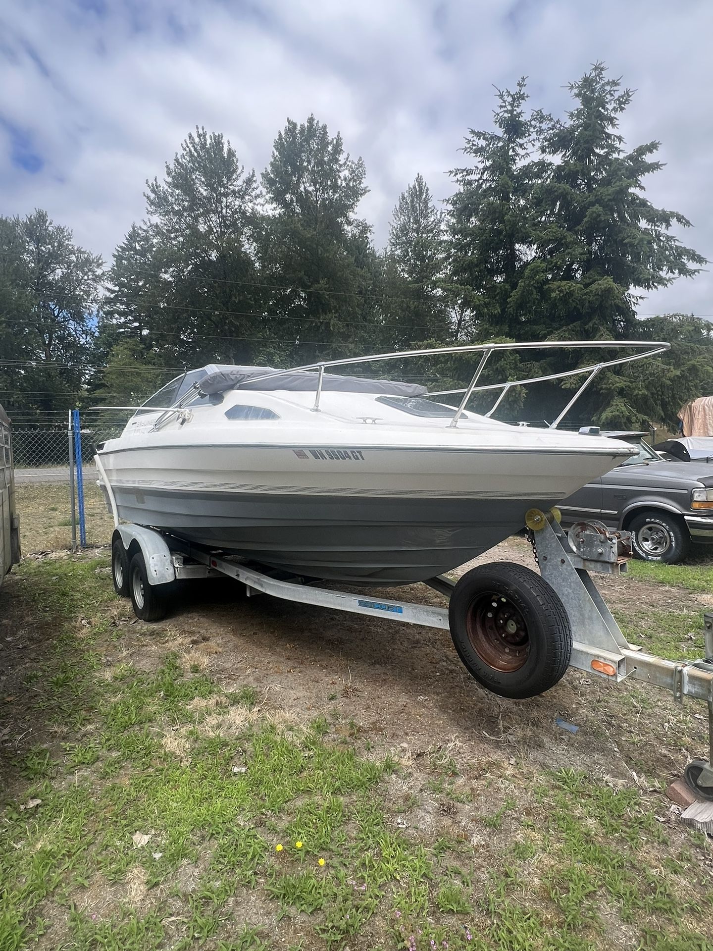1989 Bayliner Capri-cuddy