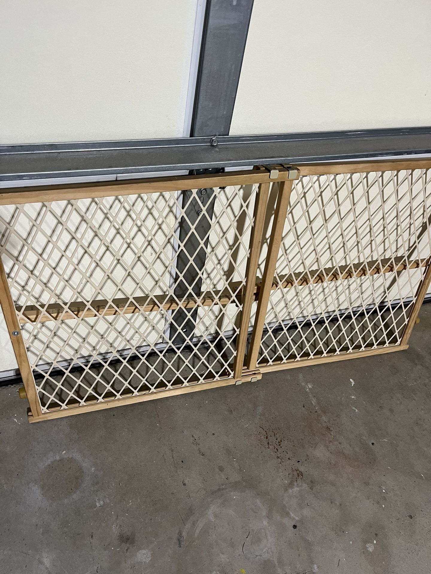 Expandable Dog Gate