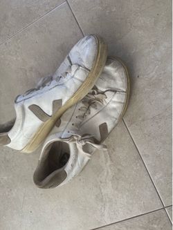 Veja sneakers men size Europe 43 USA 9