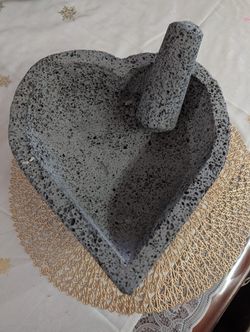 Molcajete de estilo corazón 