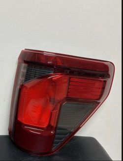 2025 Ford F150 Tail Light  (Passenger Side)