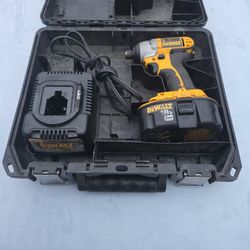 DeWalt Drill $50 And It Works Good Battery And Charger