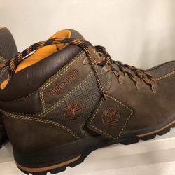 Timberland boots Like New Size 10.5 Rare Color Much Watch It’s A Great Condition 