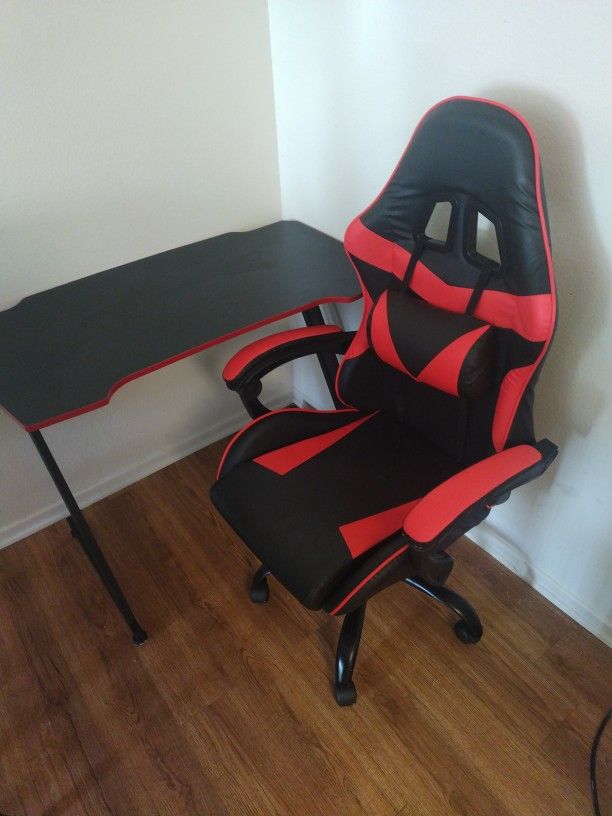 Gaming Chair And Table