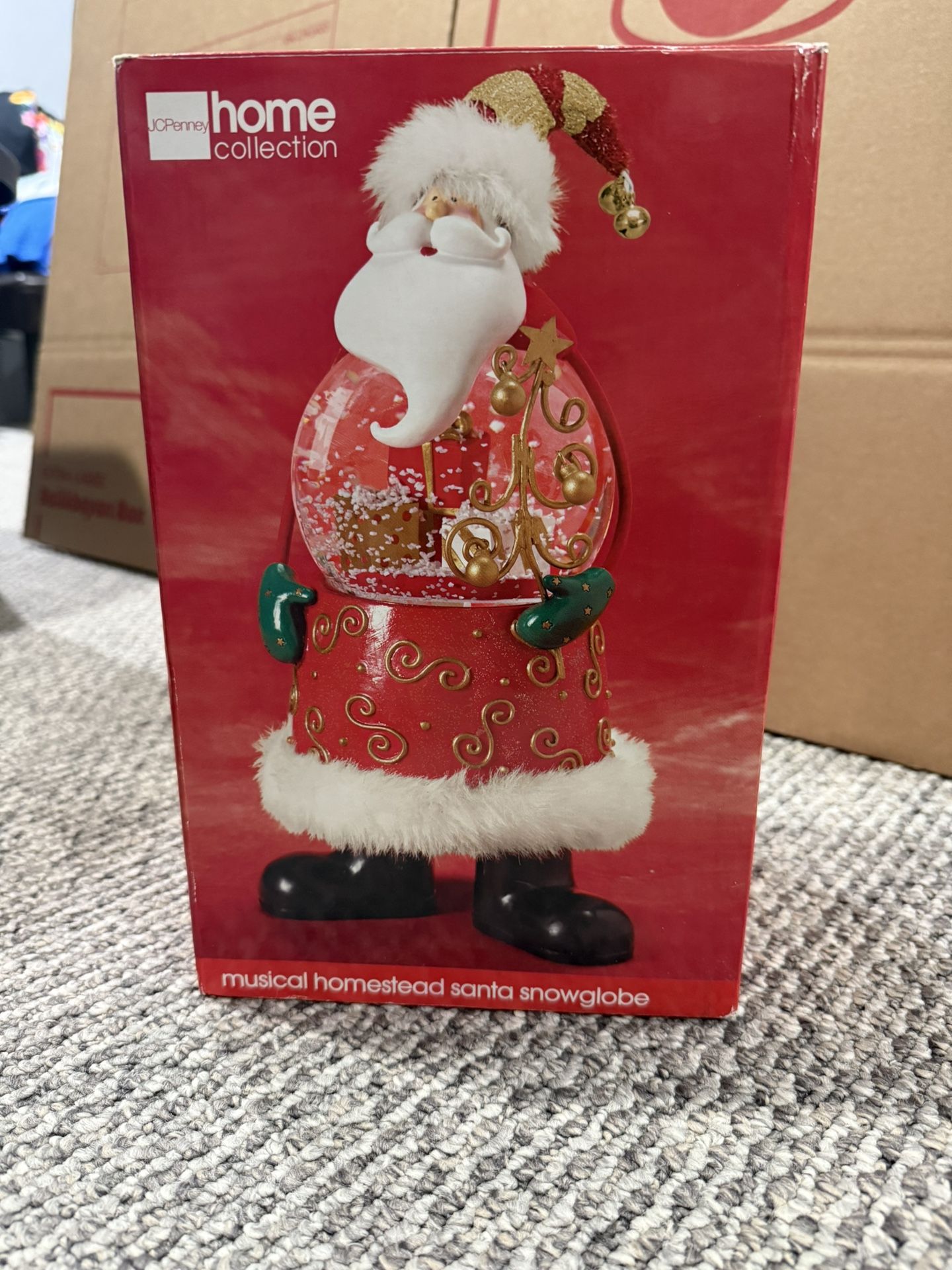 Santa Musical Snowglobe that Plays Santa Is Coming To Town