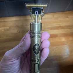 Wireless hair trimmer