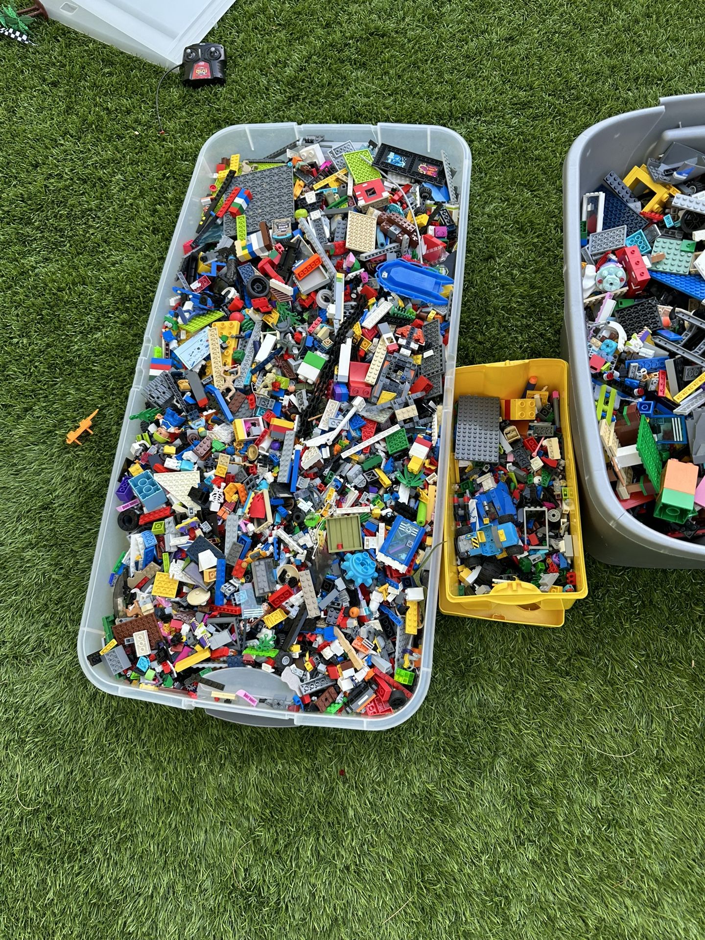 Legos 100 LBs Clean Ultimate Collection