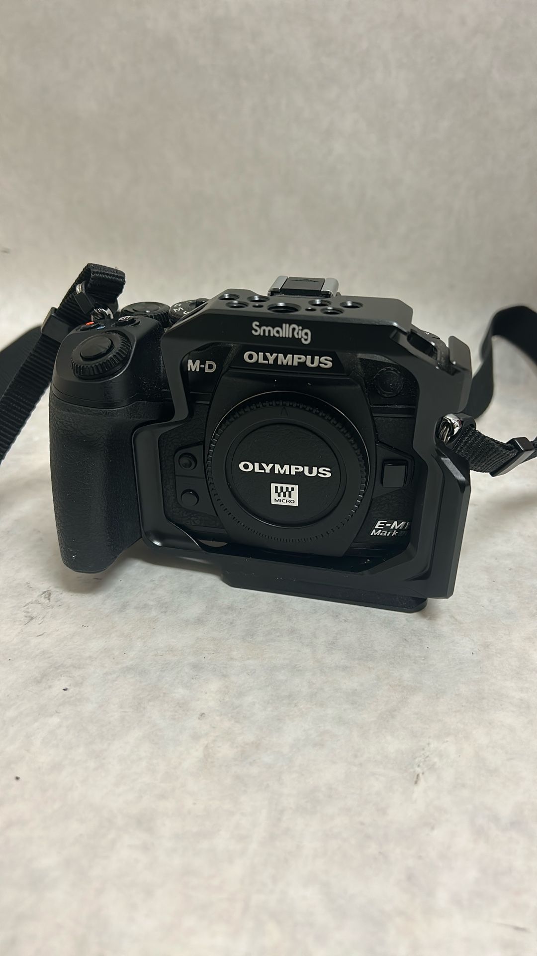 Olympus OM-D EM MARK III digital camera body only with battery no charger