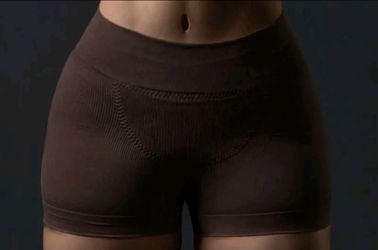 Alondrix seamless shorts